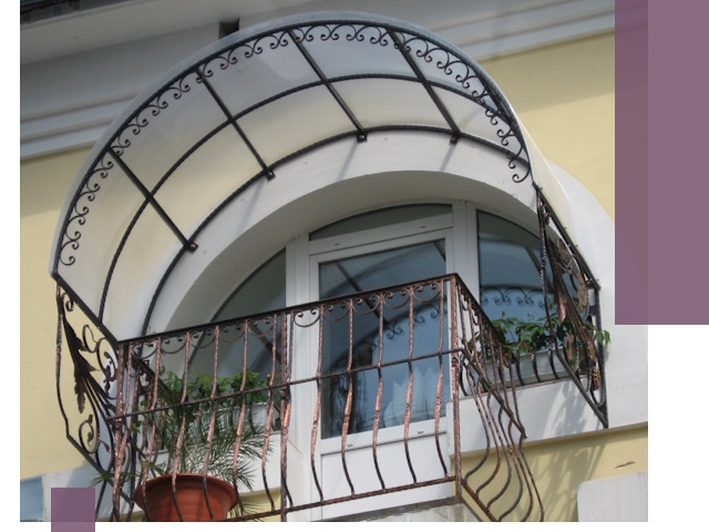 Козырьки над балконом в Нурлате — изготовление и монтаж